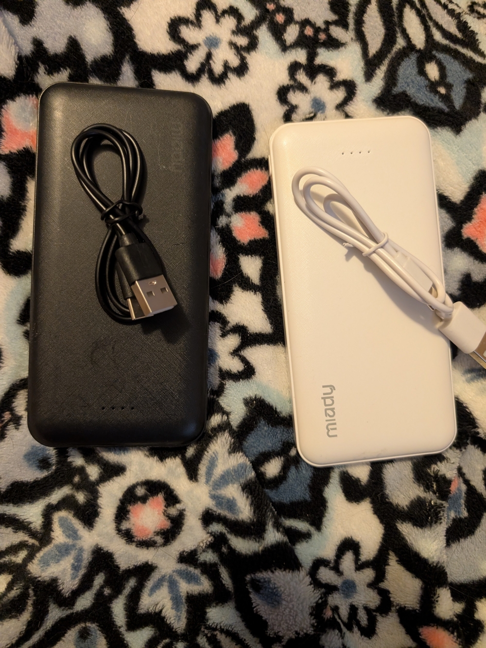 Slim 10000mAh Power Bank Dark Black+White
